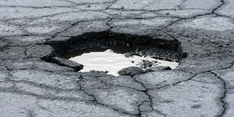 When is it Time to Consider Driveway Repair?