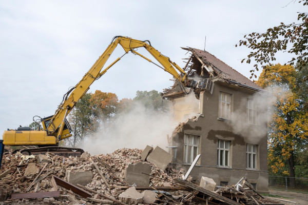 House in Disrepair – Renovation or Demolition?