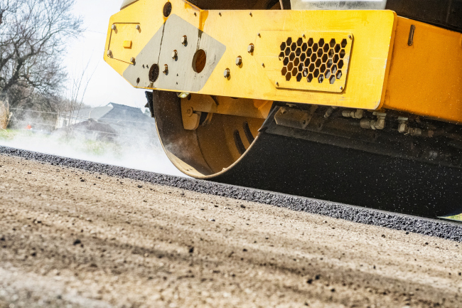 Asphalt Repair or Replacement? Find Out Which is Right for You!
