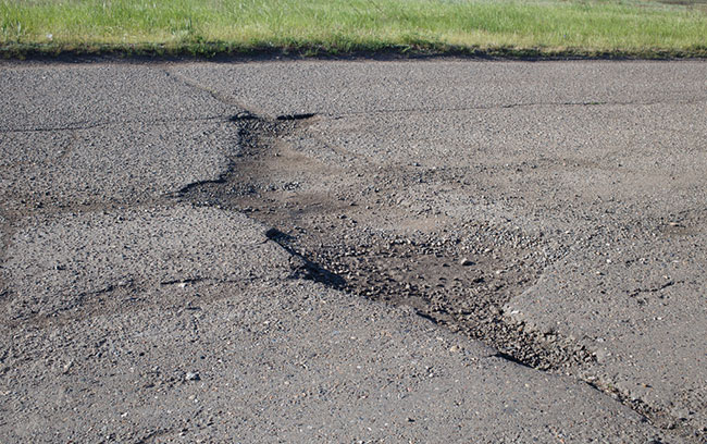 Key Signs That You Need Driveway Repair