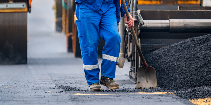 3 Red Flags to Avoid When Hiring a Paving Contractor