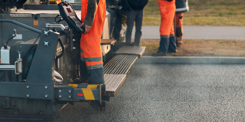 Questions to Ask Your Asphalt Paving Contractor Before Signing the Contract
