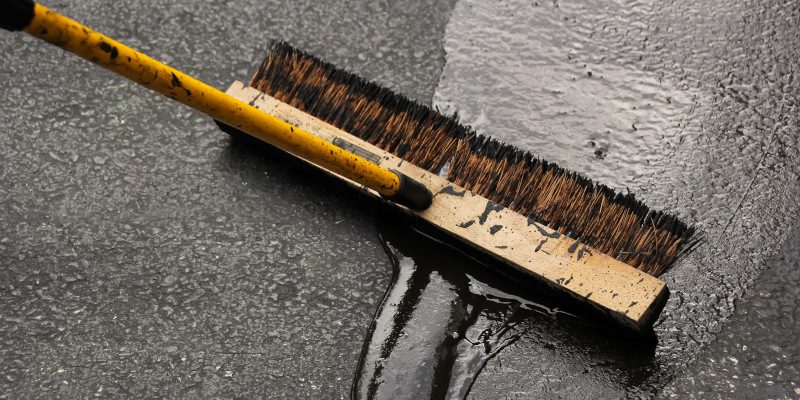3 Reasons to Hire Asphalt Sealing Services